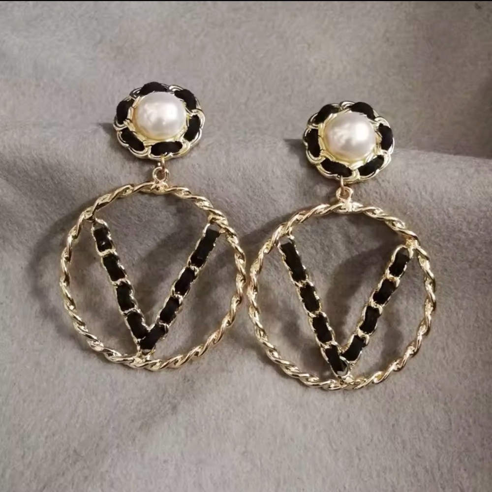 Elegant Gold and Black Earrings